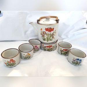 : Vintage Floral Teapot & warmer Set with 5 tea cups Stoneware Speckled